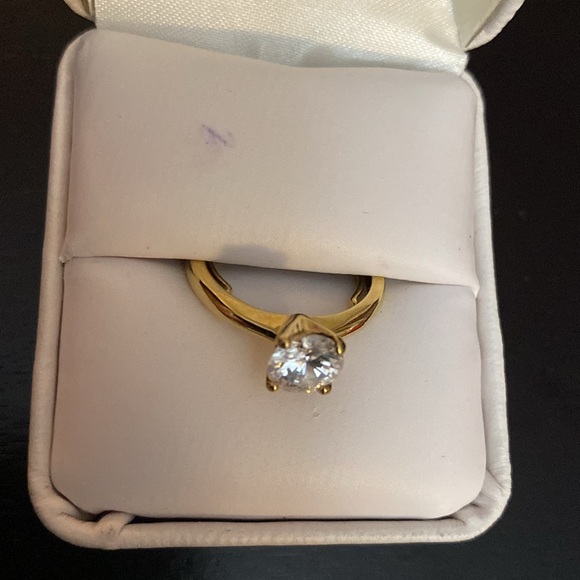 Vintage 925 Sterling Silver Cubic Zirconia ring - Picture 3 of 7